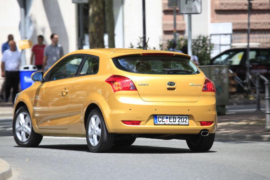  Kia pro_cee&rsquo;d EcoDynamics 2011 года  (фото 24 из 133)
